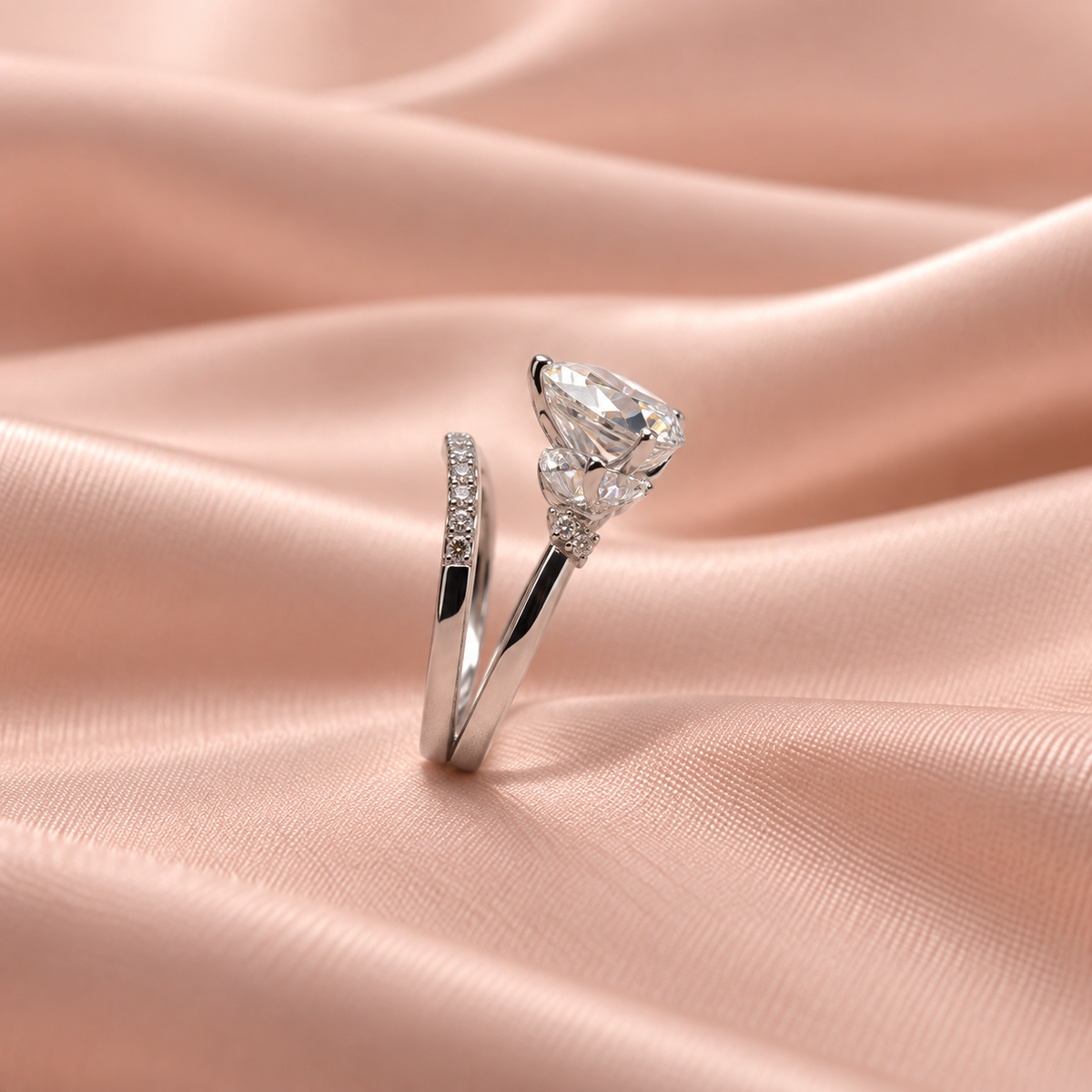 Zaina Selene pear lab grown diamond ring design, detail view 2