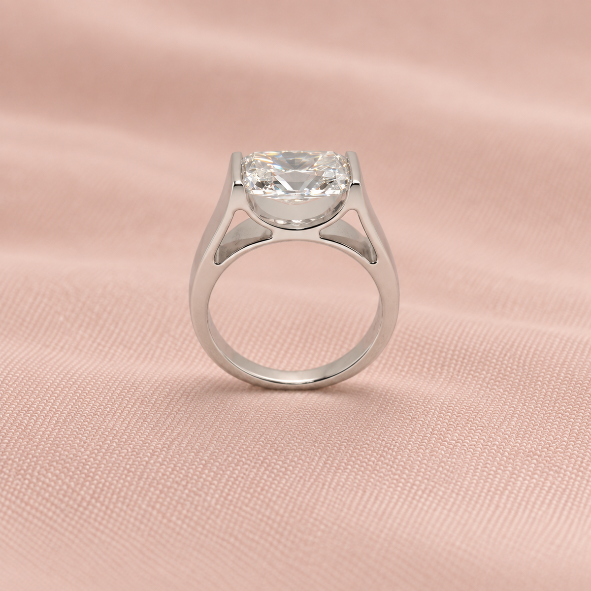 Zaina Saga lab grown diamond ring in 14k Rose Gold, detail view 4