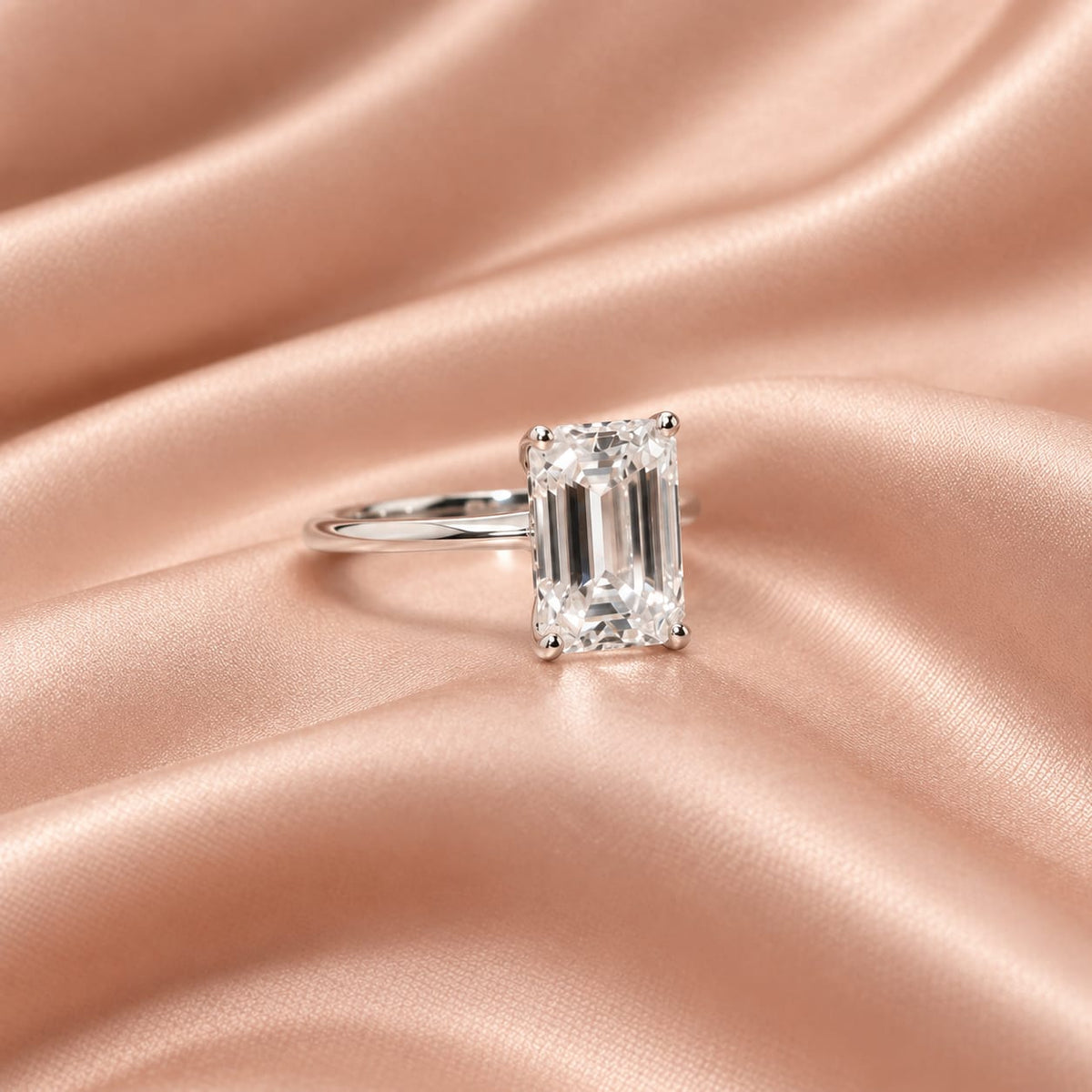 Zaina Nova emerald lab grown diamond ring design, detail view 6