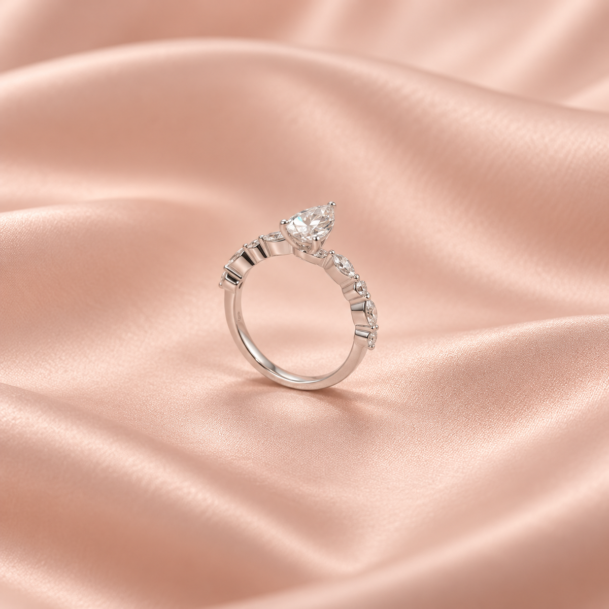 Zaina Serra lab grown diamond ring in 14k Rose Gold, detail view 3