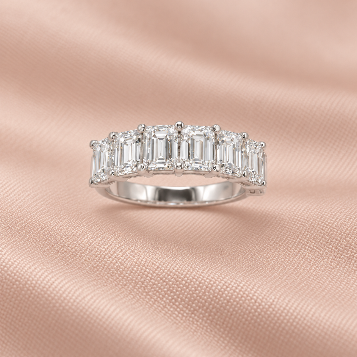 Zaina Cadence oval 4 ct lab grown diamond ring design, detail view 3