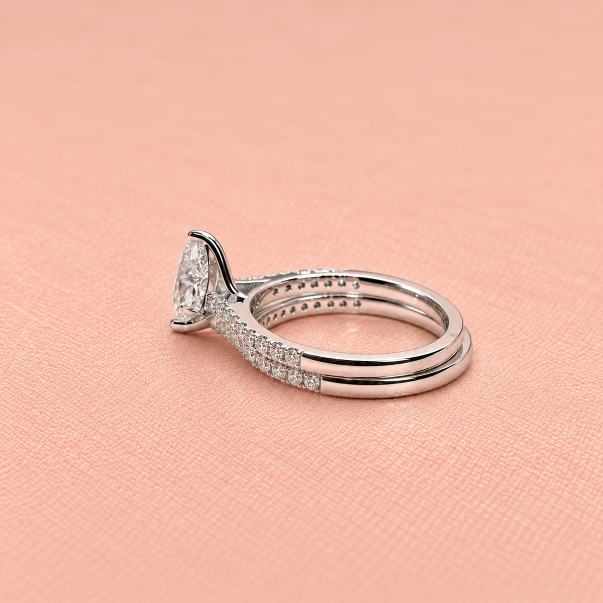 Zaina Aria lab grown diamond ring in 14k Rose Gold, detail view 14